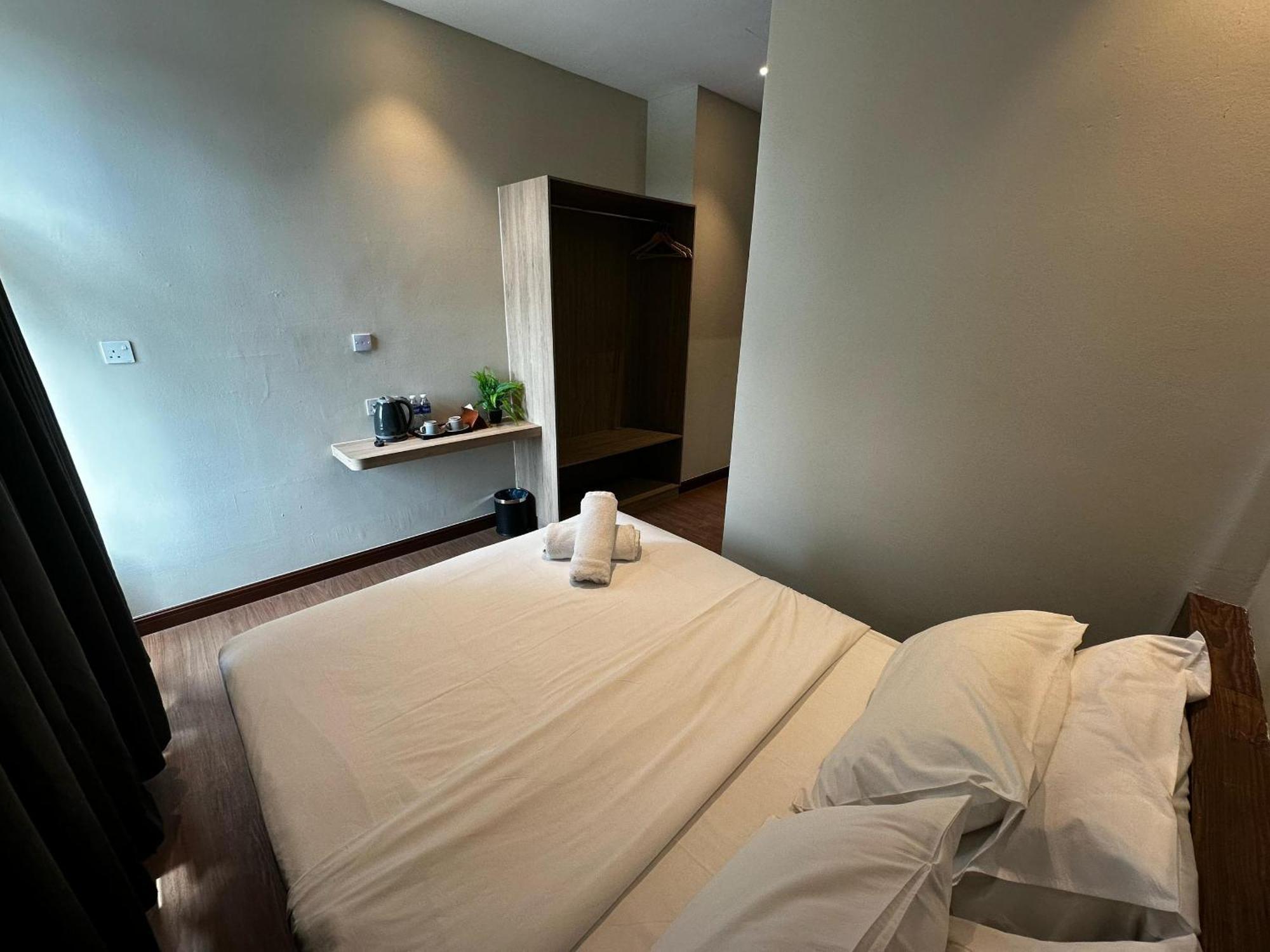Hotel Kingston 4, Trx 2*