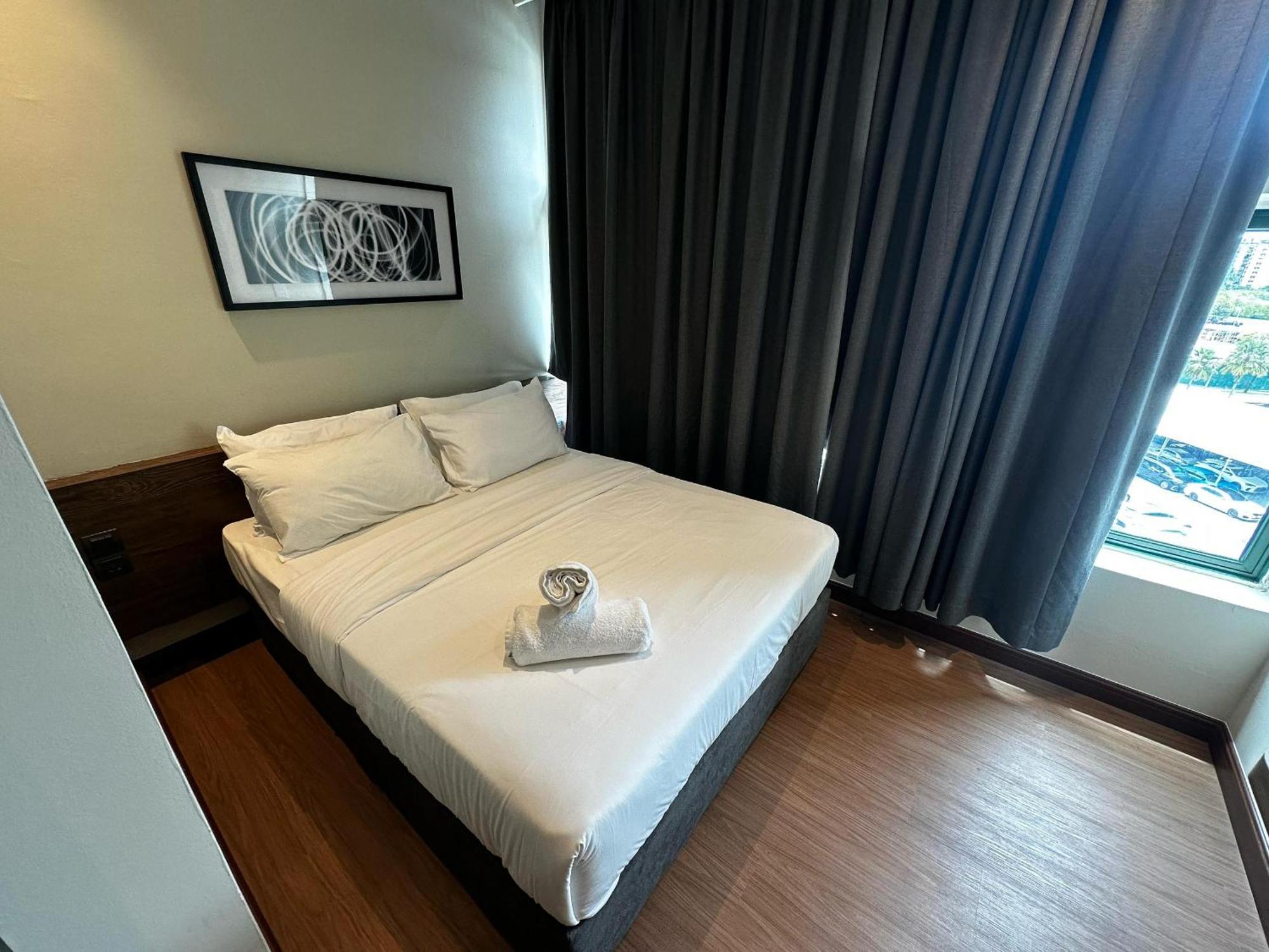 Hotel Kingston 4, Trx