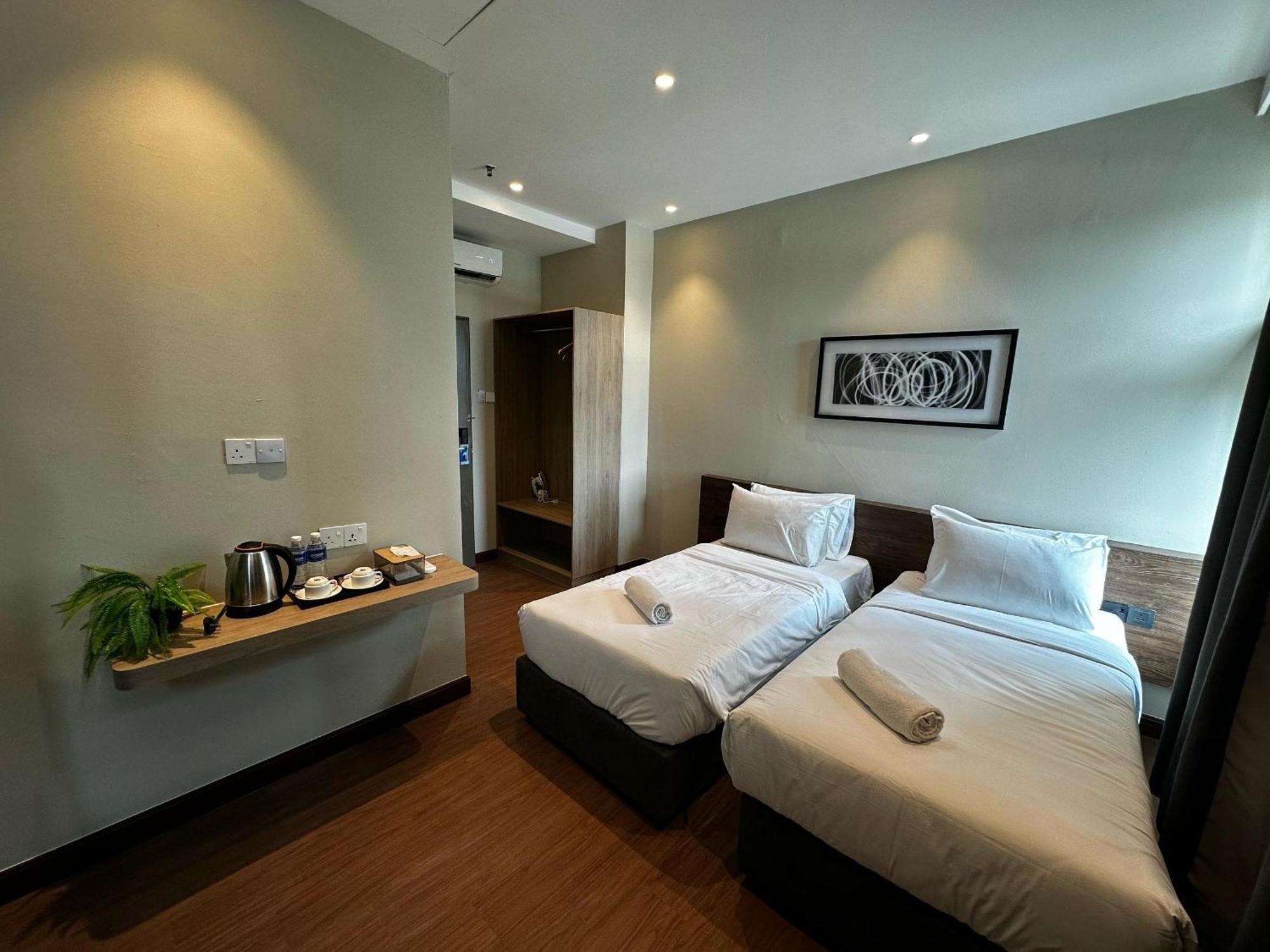 Hotel Kingston 4, Trx 2*